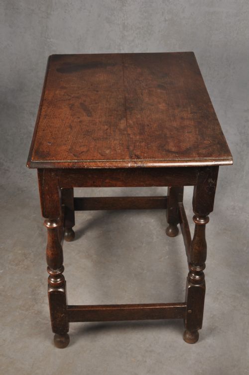 SMALL 17TH CENTURY OAK SIDE TABLE - ADDITIONAL PHOTO 8