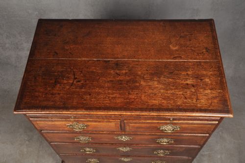 SMALL 18TH CENTURY OAK CHEST OF DRAWERS - ADDITIONAL PHOTO 3