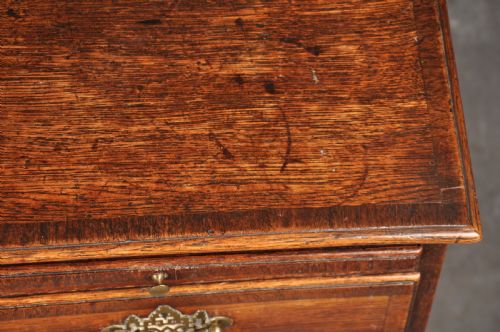 SMALL 18TH CENTURY OAK CHEST OF DRAWERS - ADDITIONAL PHOTO 4