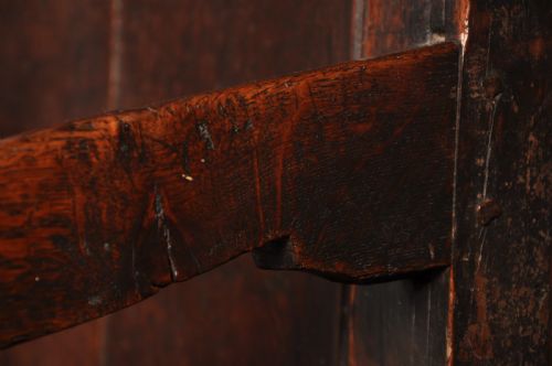 17TH CENTURY OAK BOX SETTLE - ADDITIONAL PHOTO 3