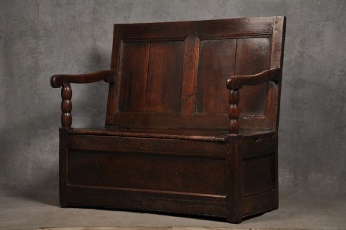 17TH CENTURY OAK BOX SETTLE - ADDITIONAL PHOTO 8
