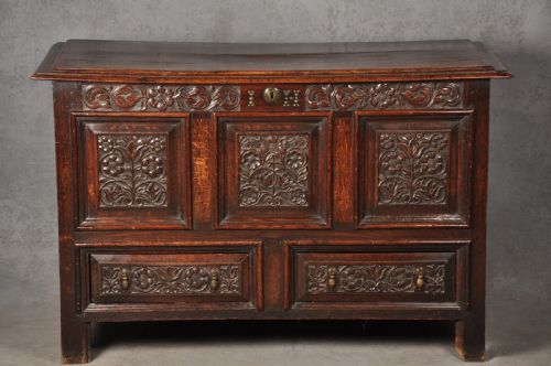 17th century oak coffer - CATEGORY: ANTIQUE CHESTS - DATED 17TH CENTURY