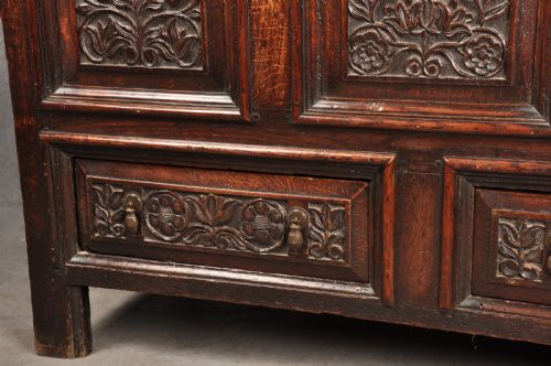 17TH CENTURY OAK COFFER - ADDITIONAL PHOTO 3