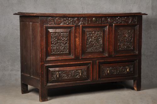 17TH CENTURY OAK COFFER - ADDITIONAL PHOTO 12