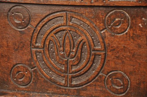 SMALL 17TH CENTURY OAK COFFER - ADDITIONAL PHOTO 3