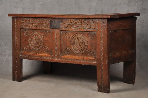 SMALL 17TH CENTURY OAK COFFER - ADDITIONAL PHOTO 5