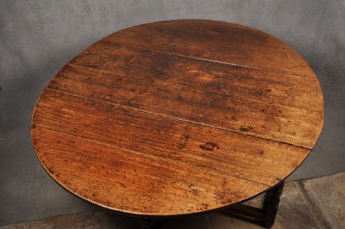 LARGE 17TH CENTURY OAK GATELEG TABLE - ADDITIONAL PHOTO 1