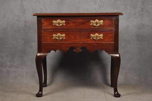 FINE MID 18TH CENTURY MAHOGANY LOWBOY - ADDITIONAL PHOTO 10