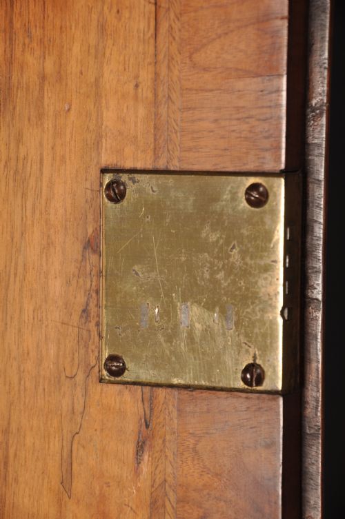 FINE EARLY 18TH CENTURY WALNUT CABINET ON CHEST - ADDITIONAL PHOTO 4