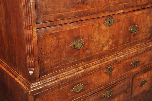 FINE EARLY 18TH CENTURY WALNUT CHEST ON STAND - ADDITIONAL PHOTO 3