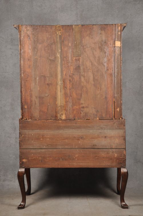 FINE EARLY 18TH CENTURY WALNUT CHEST ON STAND - ADDITIONAL PHOTO 16