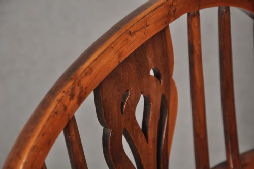 18TH CENTURY YEW WOOD WINDSOR CHAIR - ADDITIONAL PHOTO 4