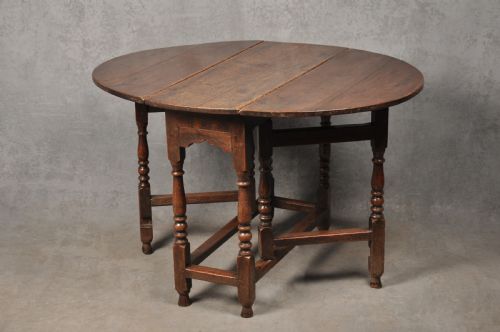 small 17th century oak gateleg table - CATEGORY: ANTIQUE TABLES - DATED 17TH CENTURY