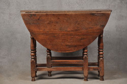 SMALL 17TH CENTURY OAK GATELEG TABLE - ADDITIONAL PHOTO 5