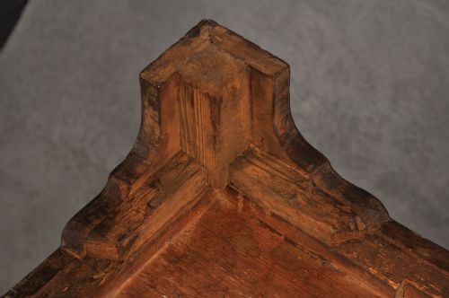 EARLY 18TH CENTURY WALNUT CHEST OF DRAWERS - ADDITIONAL PHOTO 10