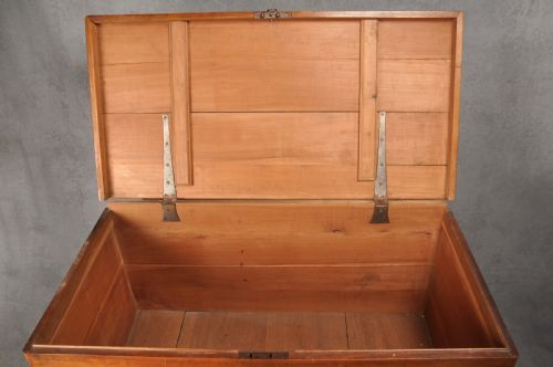 18TH CENTURY CHERRYWOOD SILVER CHEST - ADDITIONAL PHOTO 7