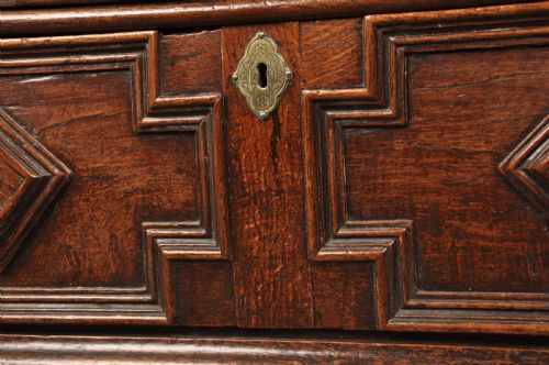 17TH CENTURY OAK CHEST OF DRAWERS - ADDITIONAL PHOTO 1