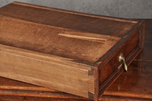 17TH CENTURY OAK CHEST OF DRAWERS - ADDITIONAL PHOTO 9