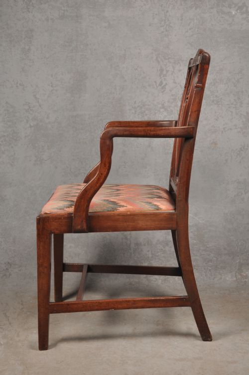 18TH CENTURY MAHOGANY ARMCHAIR - ADDITIONAL PHOTO 7