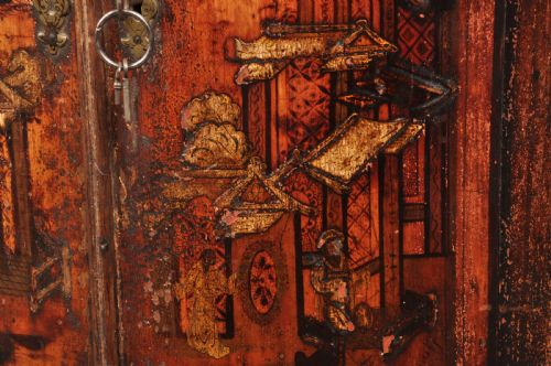 EARLY 18TH CENTURY CHINOISERIE CORNER CUPBOARD - ADDITIONAL PHOTO 4