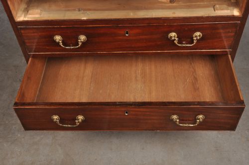 SMALL 18TH CENTURY MAHOGANY CHEST OF DRAWERS - ADDITIONAL PHOTO 6