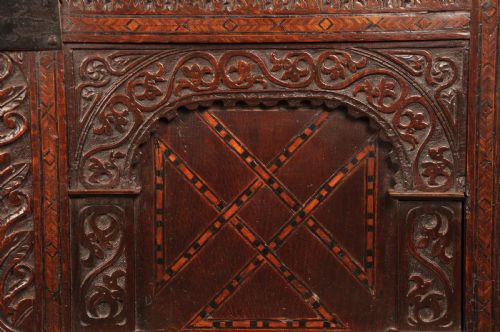 EARLY 17TH CENTURY OAK COFFER - ADDITIONAL PHOTO 5