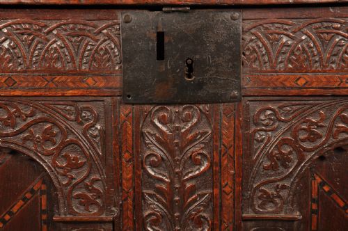 EARLY 17TH CENTURY OAK COFFER - ADDITIONAL PHOTO 7