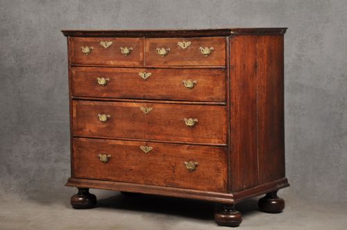 17TH CENTURY WALNUT CHEST OF DRAWERS - ADDITIONAL PHOTO 2