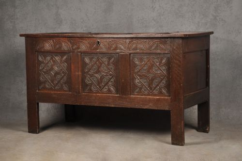 17th century oak coffer - CATEGORY: ANTIQUE CHESTS - DATED 17TH CENTURY