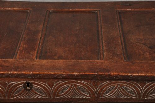 17TH CENTURY OAK COFFER - ADDITIONAL PHOTO 6