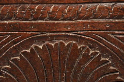 SMALL EARLY 17TH CENTURY OAK COFFER - ADDITIONAL PHOTO 7
