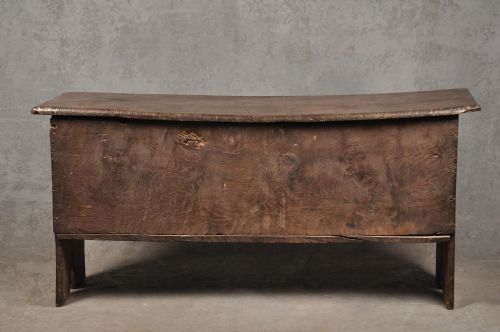 SMALL EARLY 17TH CENTURY OAK COFFER - ADDITIONAL PHOTO 9