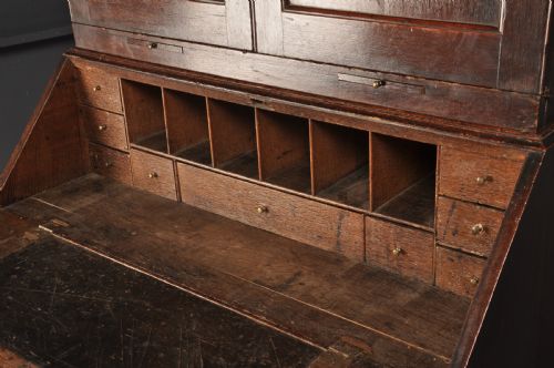 EARLY 18TH CENTURY OAK BUREAU BOOKCASE - ADDITIONAL PHOTO 4