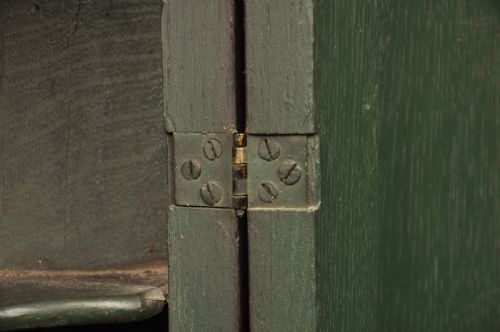 EARLY 18TH CENTURY OAK BOW FRONTED CORNER CUPBOARD - ADDITIONAL PHOTO 3
