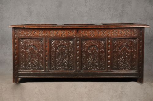 well carved 17th century oak coffer - CATEGORY: ANTIQUE CHESTS - DATED 17TH CENTURY