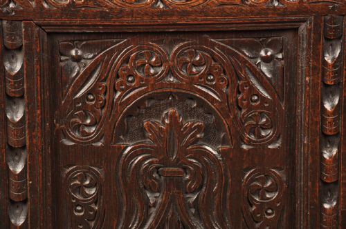 WELL CARVED 17TH CENTURY OAK COFFER - ADDITIONAL PHOTO 1