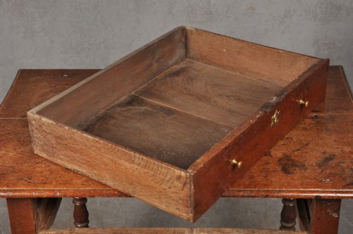 SMALL 17TH CENTURY OAK SIDE TABLE - ADDITIONAL PHOTO 7