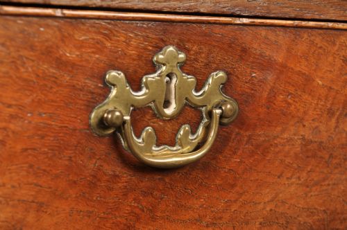 18TH CENTURY OAK CHEST OF DRAWERS - ADDITIONAL PHOTO 3