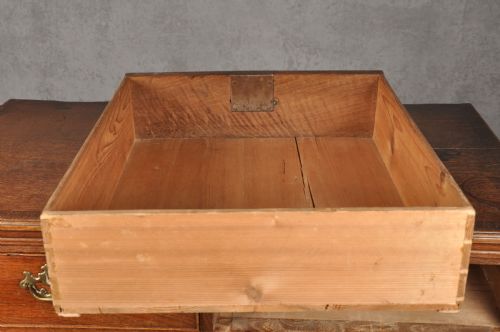18TH CENTURY OAK CHEST OF DRAWERS - ADDITIONAL PHOTO 8