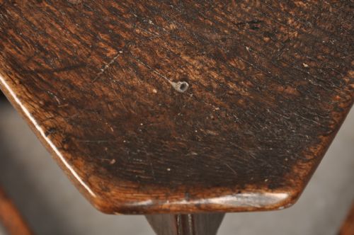 RARE 17TH CENTURY OAK CRICKET TABLE - ADDITIONAL PHOTO 3