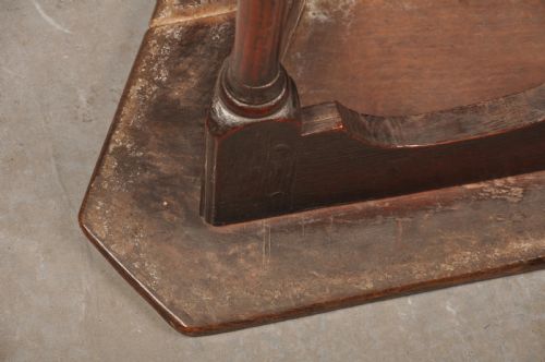 RARE 17TH CENTURY OAK CRICKET TABLE - ADDITIONAL PHOTO 10