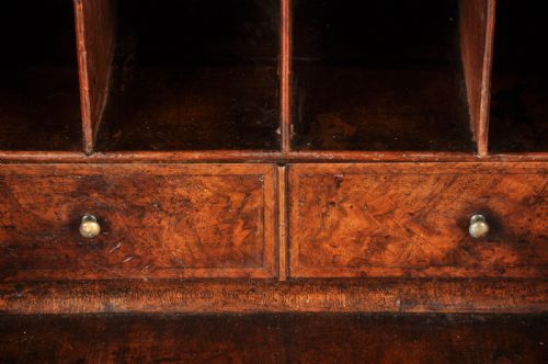 SMALL EARLY 18TH CENTURY BURR WALNUT BUREAU - ADDITIONAL PHOTO 6