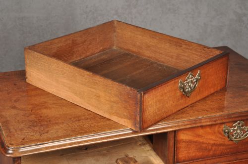 SMALL 18TH CENTURY MAHOGANY CHEST OF DRAWERS - ADDITIONAL PHOTO 7