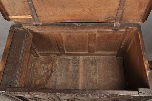 17TH CENTURY YORKSHIRE COFFER - ADDITIONAL PHOTO 10