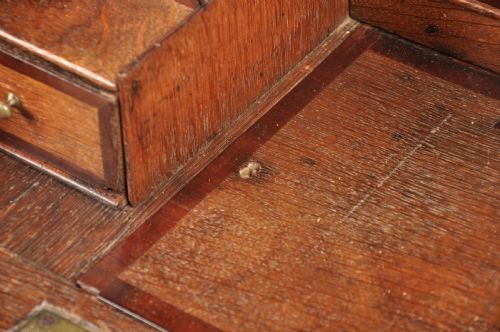 EARLY 18TH CENTURY OAK BUREAU - ADDITIONAL PHOTO 8