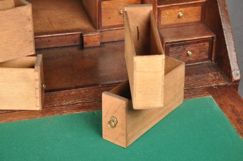 EARLY 18TH CENTURY OAK BUREAU - ADDITIONAL PHOTO 14