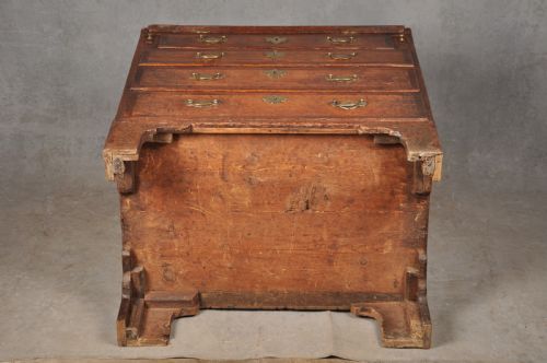 EARLY 18TH CENTURY OAK BUREAU - ADDITIONAL PHOTO 21