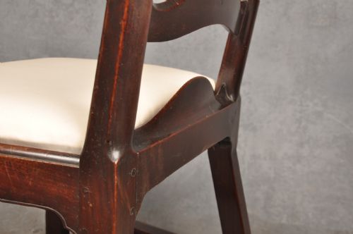 FOUR FINE 18TH CENTURY MAHOGANY LADDERBACK CHAIRS - ADDITIONAL PHOTO 10