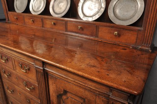 18TH CENTURY OAK DRESSER - ADDITIONAL PHOTO 1