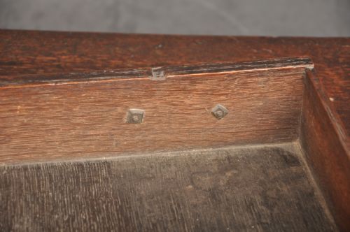 EARLY 18TH CENTURY OAK LOWBOY - ADDITIONAL PHOTO 7